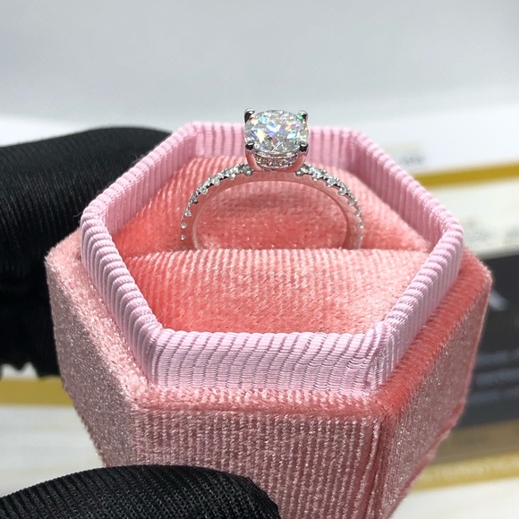 1ct moissanite ring with Certificate - Picture 8 of 16